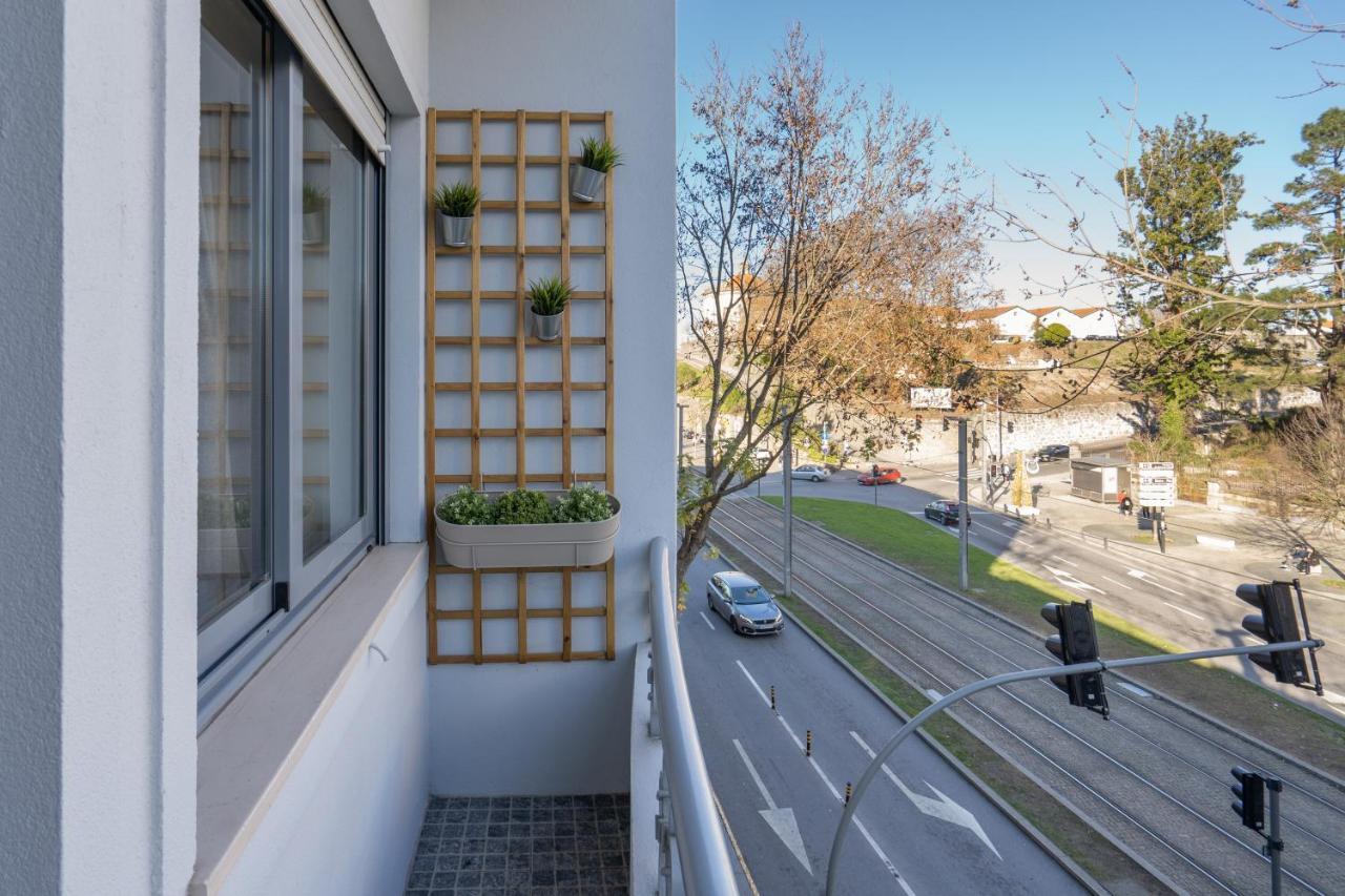 Gaya Avenue Flats - Elegant Contemporary Flats With Balcony Leilighet Vila Nova de Gaia Eksteriør bilde
